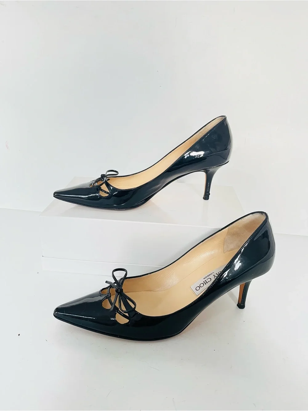 Jimmy Choo black patent leather heels with bow 38.5